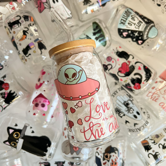 Love is in the Air Alien - 16oz Cup with Clear Straw and Bamboo Lid